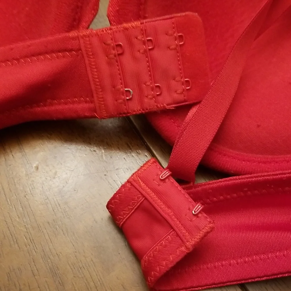 Very Festive Pretty Red Bra size 34C